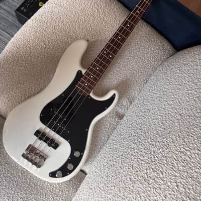 Fender American Performer Precision Bass (Arctic White) image 1