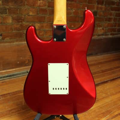 Fender Stratocaster 1997-1998 - CIJ Candy Apple Red image 2