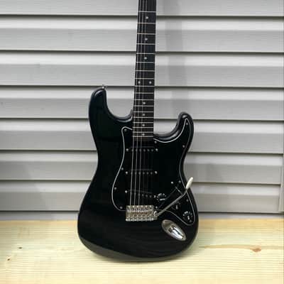 Partscaster strat with Lindy Fralin pickups image 4