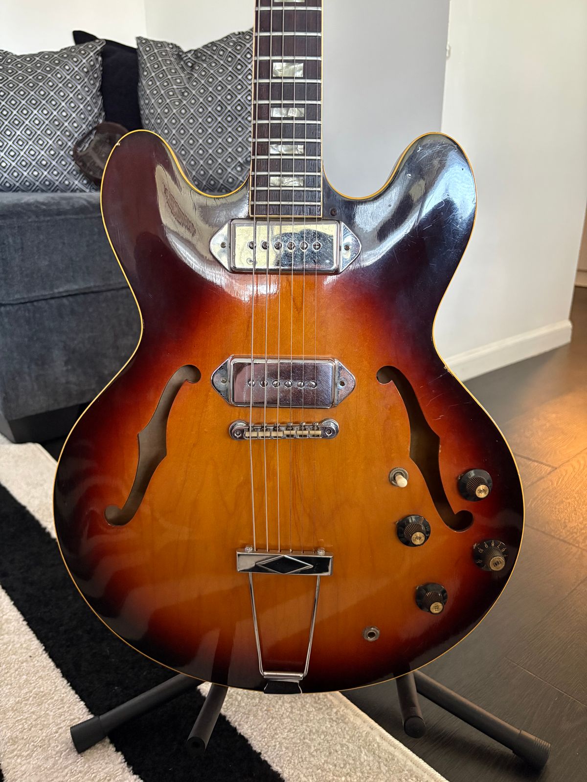 Gibson ES-330TD Long Neck 1968 Sunburst image 2