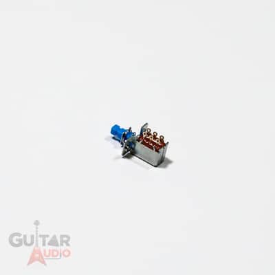 Genuine Fender Push/Push Switch Pot (DPDT), 002-0803-049 Bild 2