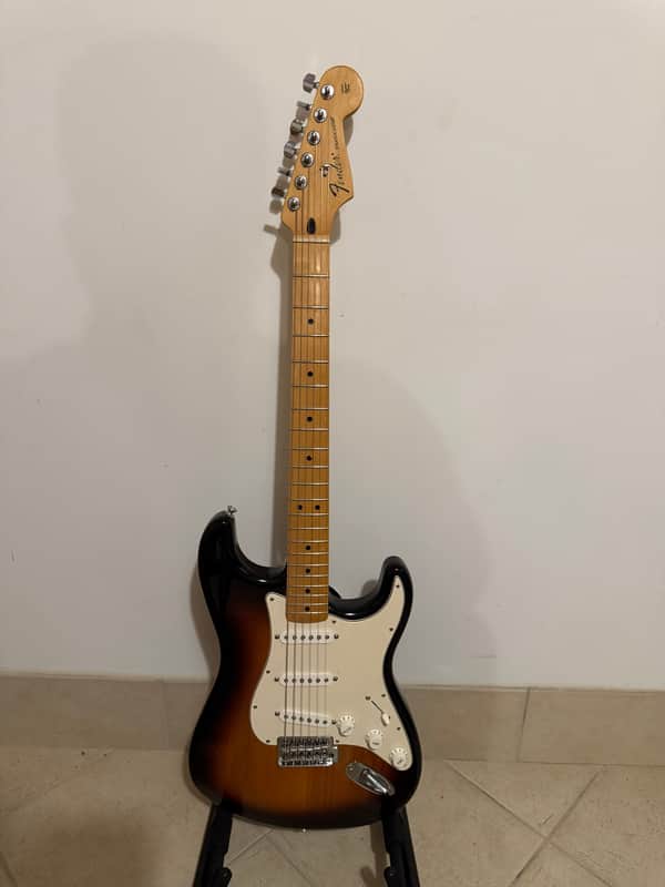 Fender Standard Stratocaster with Maple Fretboard 2006 - 2017 - Brown Sunburst image 1