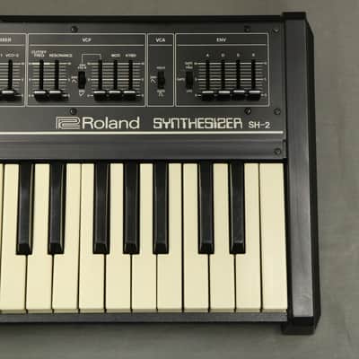 Roland Sh 2 [106845] (07/09) image 2