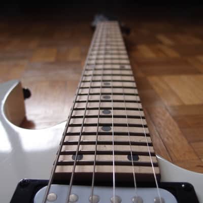 Ibanez PGMM31-WH Paul Gilbert Signature miKro - White image 11