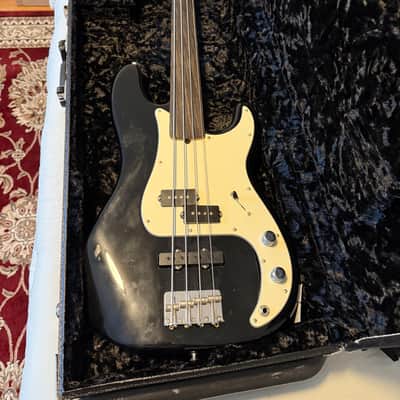 2022 Fender Tony Franklin Artist Series Signature Fretless Precision Bass 2006 - Present - Black image 13