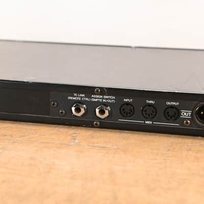 TC Electronic TC 1128 Programmable 28-Band Graphic EQ/Spectrum Analyzer CG01VQ0 image 9