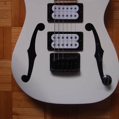 Ibanez PGMM31-WH Paul Gilbert Signature miKro - White image 3