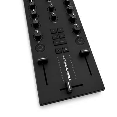 NI Traktor Kontrol Z1 Hardcase MK2 2024s - Black image 2