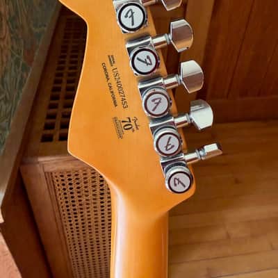 Fender American Ultra II Stratocaster HSS Ultraburst 2024 - Ultraburst image 9