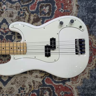 Used Fender Player P Bass white w/case image 3