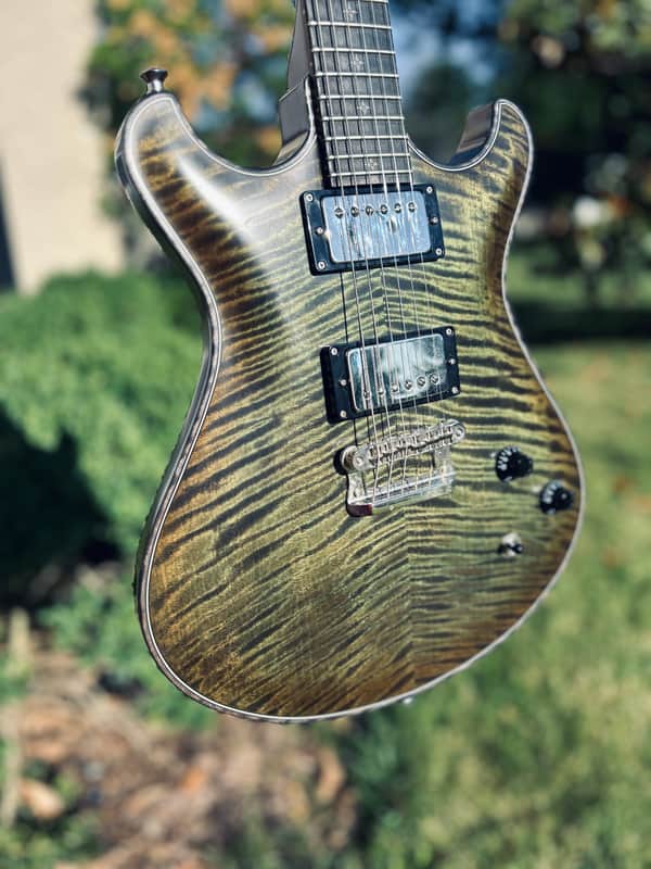 Knaggs Keya 2022 - Green Burst image 1