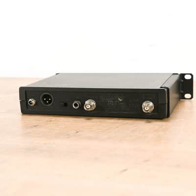 Shure ULXS24/58 Handheld Wireless System - 662-698 MHz (NO POWER SUPPLY) CG0128F image 6