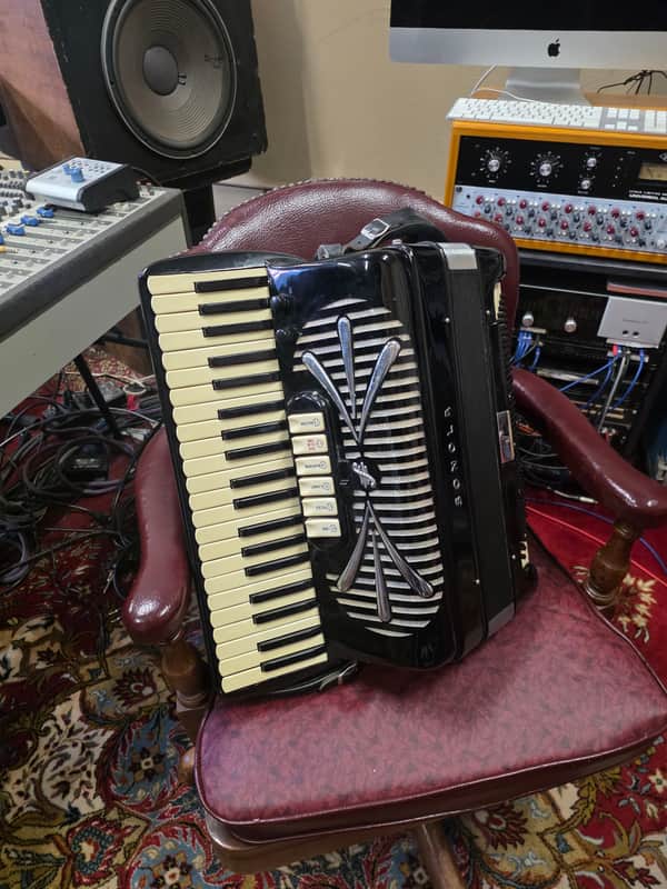 Sonola Piano Accordion 55s 41/120 w Case and Straps - Black image 1