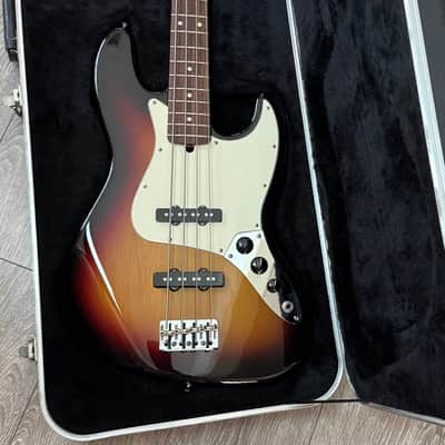 Fender American Series Jazz Bass USA – 3-Color Sunburst – Rosewood – Fender Hard Case image 12