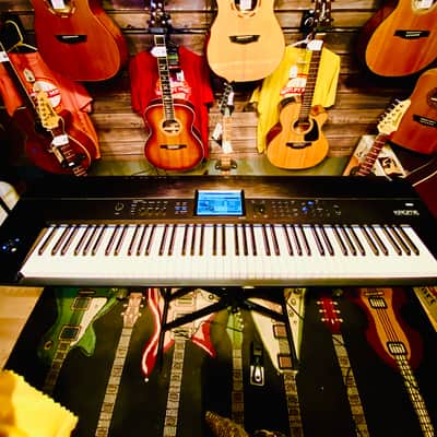 Korg KROME 88-Key Synthesizer Workstation 2010s - Black