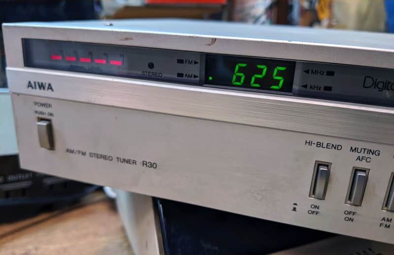 Vintage AIWA R30 AM/FM Stereo Tuner - 1980 Silver Face image 1