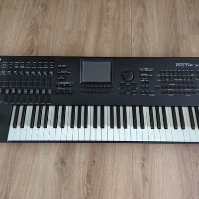 Yamaha Motif XF 6 Synthesizer with 1GB Flash