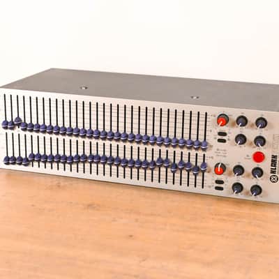 Klark Teknik DN370 Dual-Channel 30-Band 1/3 Octave Graphic Equalizer CG010UD