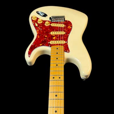 Fender Mexican Standard Stratocaster in Olympic White 1995/96 image 6