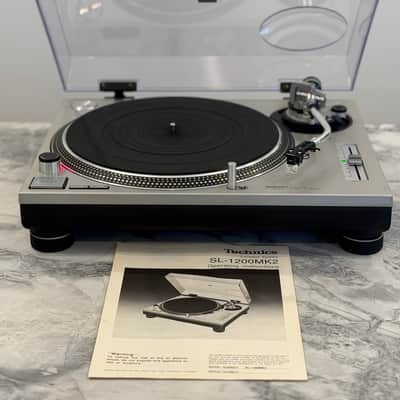Technics SL-1200 MK2 1988 - Silver image 1