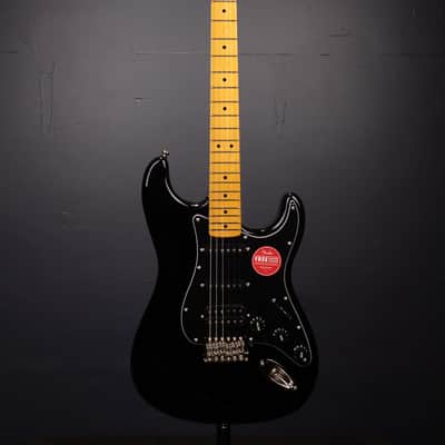 Squier Classic Vibe '70s Stratocaster HSS - Black with Maple Fingerboard With Gig Bag image 2