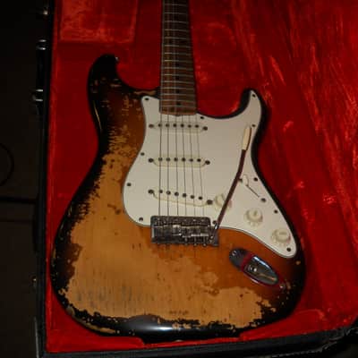 Fender Stratocaster 1971 Sunburst Rare 4 bolt maple board image 1