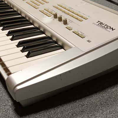 Korg Triton Studio 61 w HDD image 5