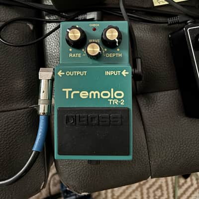 Boss TR-2 Tremolo (Silver Label) 1997 - Present - Green image 1