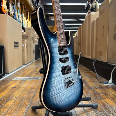 Suhr Modern Plus Electric Guitar Faded Trans Whale Blue Burst w/Padded Gig Bag image 2