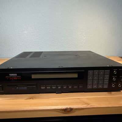 Yamaha TX16W Digital Wave Filtering Sampler 1980s - Black