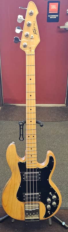 Peavey T 40 Electric Bass Guitar image 1