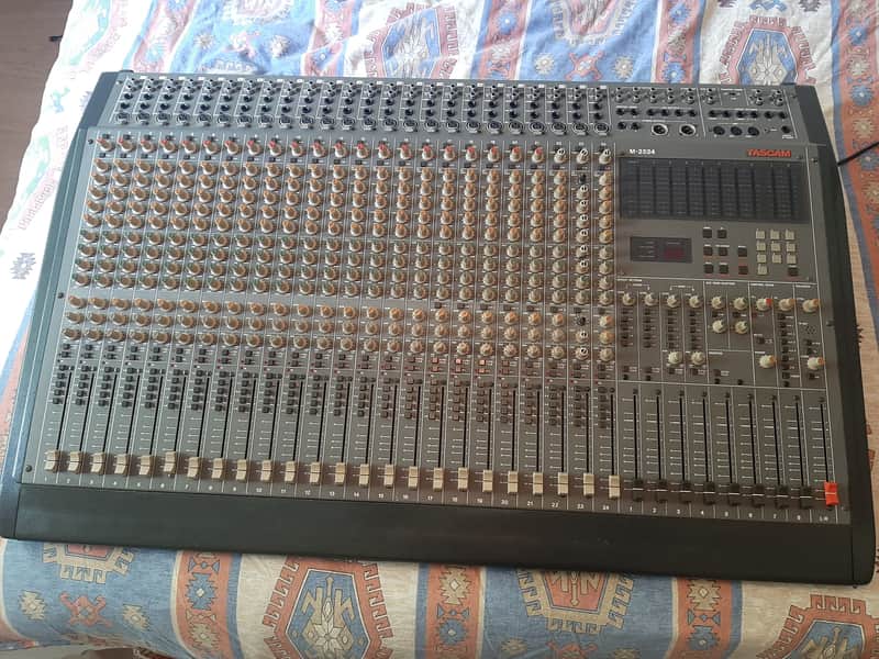 TASCAM M2524 image 1