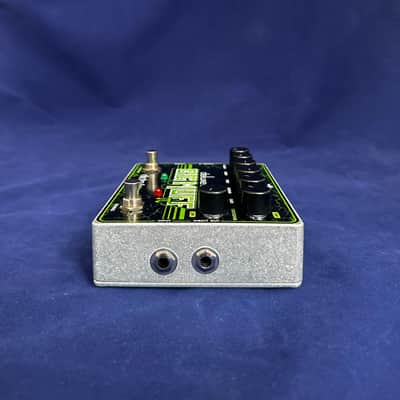 Electro-Harmonix Deluxe Bass Big Muff Pi Distortion / Sustainer 2012 - Present - Black / Green image 5