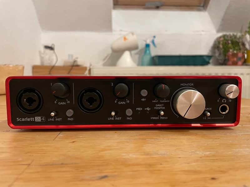 Focusrite Scarlett 2i4 2nd Gen USB Audio Interface