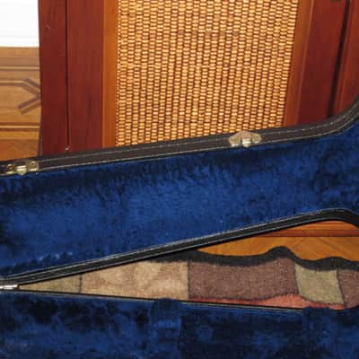 used genuine Gibson Dreadnought Hardshell Case from 2000s - Black Tolex Exterior, Wood Construction, Blue Plush Padded Interior, Gold Colored Hardware, lid has Gibson Acoustic Logo, fits square / round shoulder & cutaway dreadnought (NO guitar included) image 15