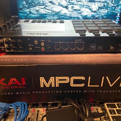 Akai MPC Live Standalone Sampler / Sequencer 2017 - 2020 - Black image 11