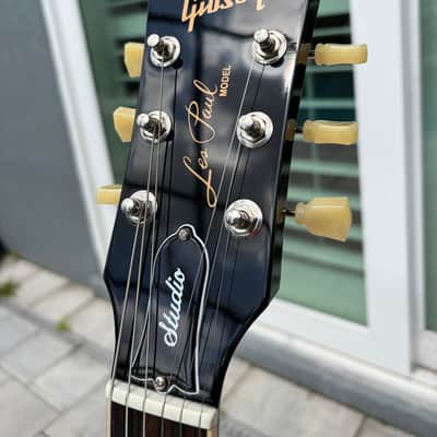 Gibson Les Paul Studio 2024 - Present - Blueberry Burst image 5