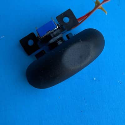 M-AUDIO Axiom 25 49 MIDI Keyboard Replacement Part: Mod Wheel Assembly imagen 6
