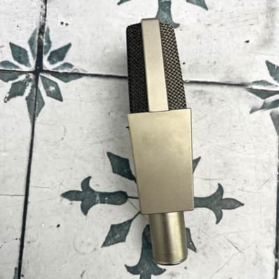 AKG C414 B ULS Large Diaphragm Multipattern Condenser Microphone image 3