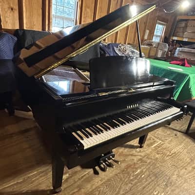 Yamaha G1 Grand Piano - 5'3" Ebony Great Sound image 3