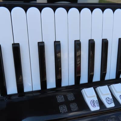 BORSINI BUILT 'MODERN' CUSTOM 120 BASS ACCORDION  {TONY DANNON STUDIO EDITION}  4/5 REEDS with 9/6 REGISTERS CLEAN 1 OWNER! image 7