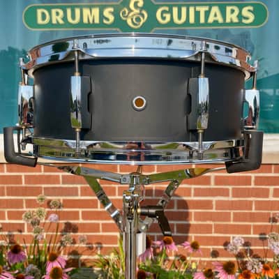 Pearl Modern Utility 5.5x14 Maple Snare Drum Satin Black MUS1455M227 image 5
