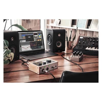 Universal Audio VOLT-276 USB Audio Interface with UA Compression, Vintage Mic Preamp Mode, and Curated Suite of Audio Software image 6