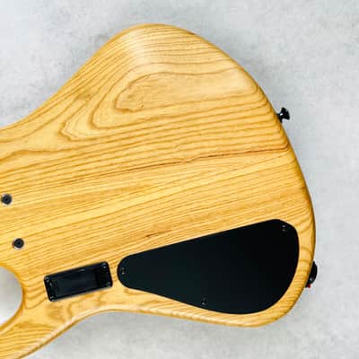 AC Guitars RetroB 5/35 Custom Figured Maple 5-String 2025 - Green Burst image 15