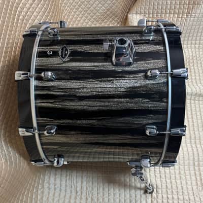 Tama Starclassic Walnut Birch 22” Bass Drum- Black Clouds & Silver Linings 22x18 image 3
