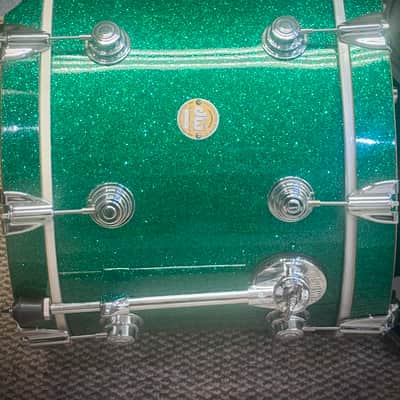 DW Collector Series 2019 - Green Glass image 6