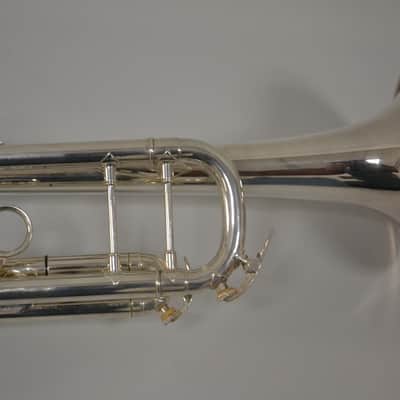 Trompeta Bach Stradivarius 72 estrella Corporation plateada como nueva image 3