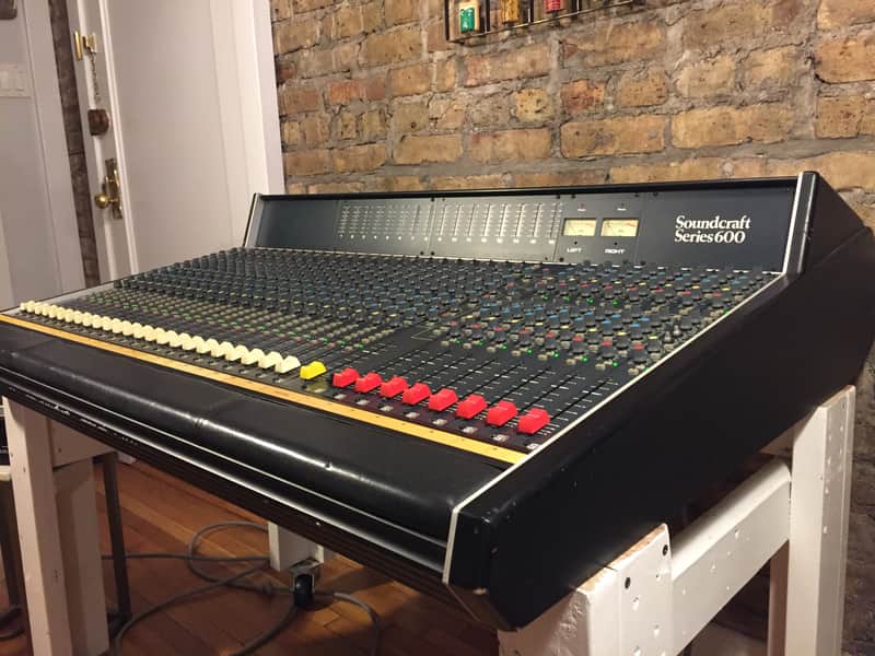 Soundcraft 600 mixing console image 1