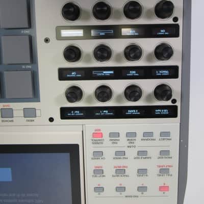 Immagine Akai MPCX Special Edition Standalone Sampler / Sequencer & Cover - 2