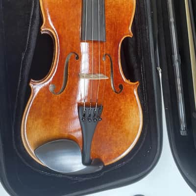 Mint Open Box Krutz 400 Series Step-Up 16" Viola, model A640; with Case, Bow, Rosin image 9